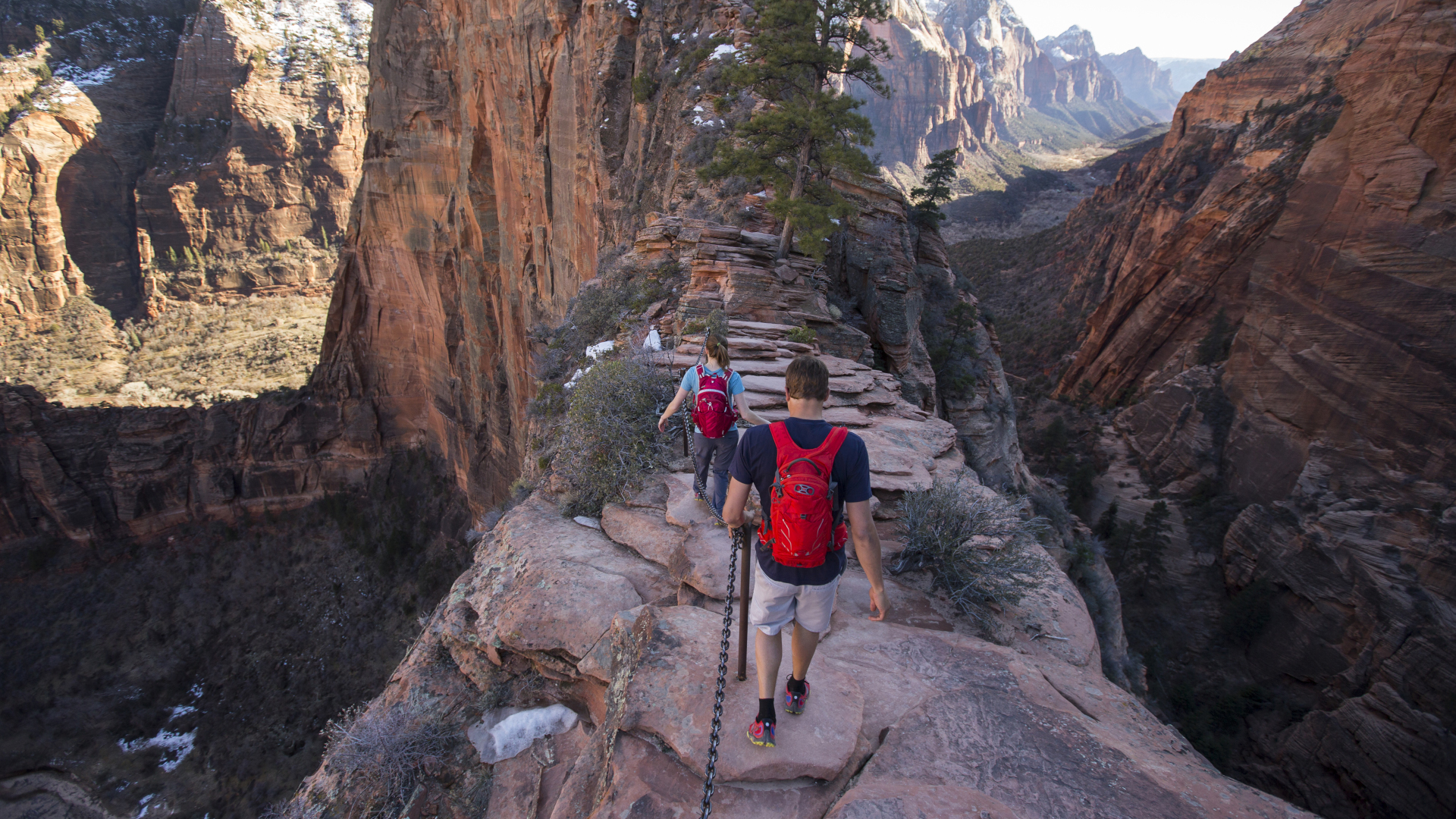 Why do so many people die at Angels Landing? | Advnture