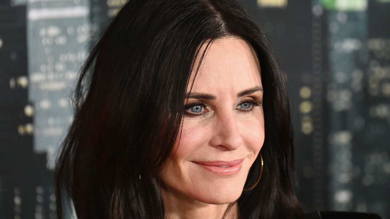 courteney cox smiling