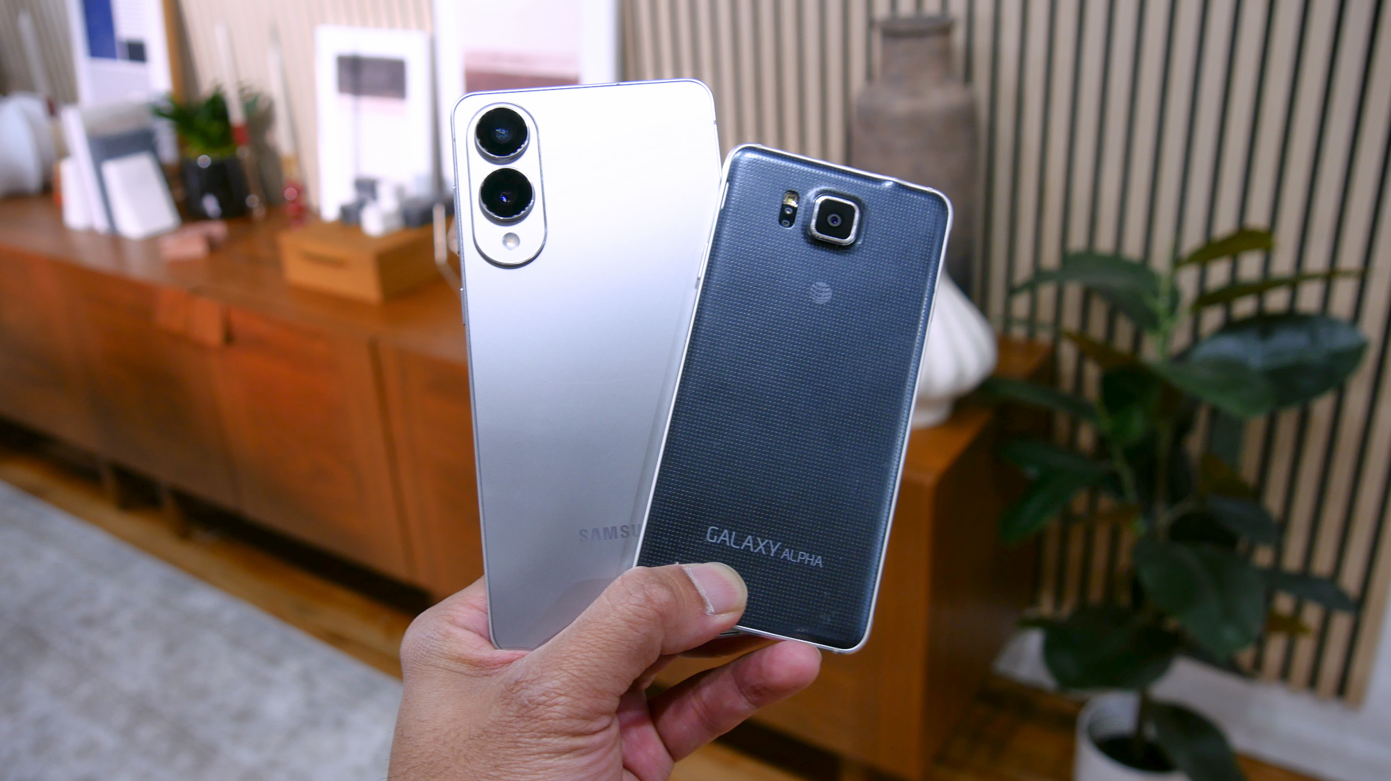 Galaxy S25 Edge vs. Galaxy Alpha.
