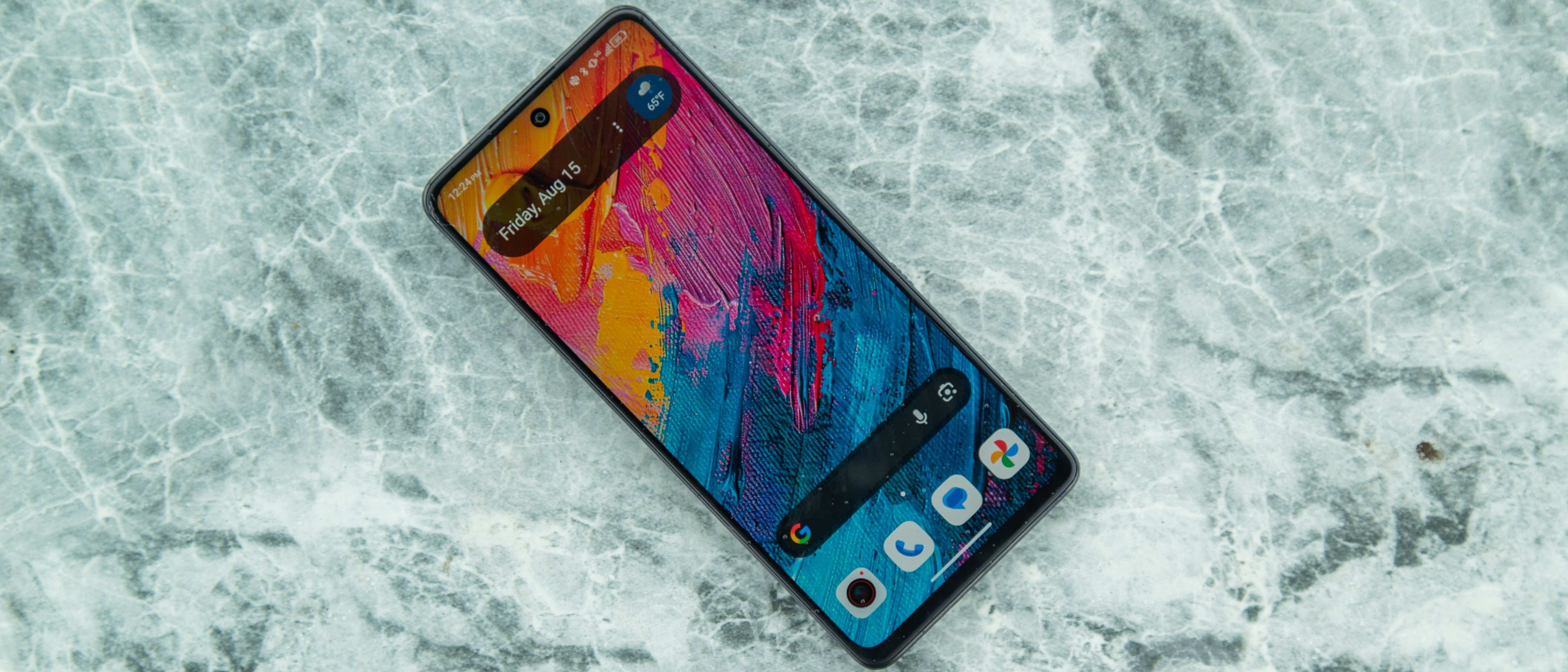 TCL 60 XE NXTPAPER display outdoors