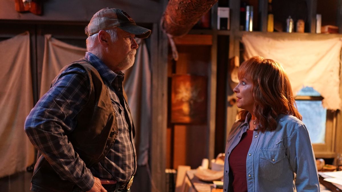 Rex Linn and Reba McEntire in Big Sky