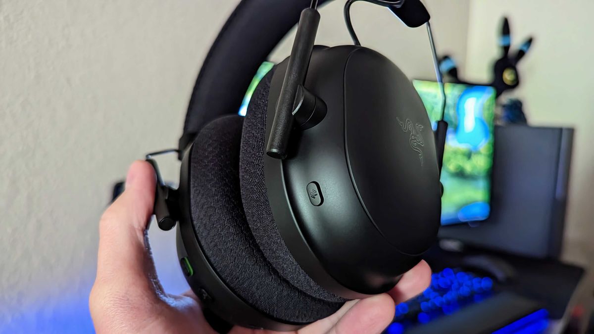 Razer Blackshark V2 Pro (2023) Headset Review: Still One Of The Best 