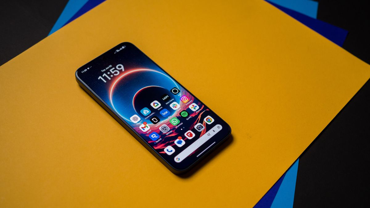 Xiaomi 17T Pro home page showing a list of icons