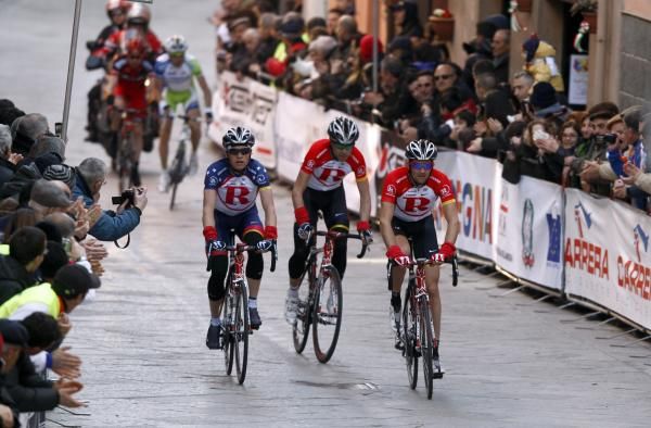 Philip Deignan (RadioShack) crosses the line.