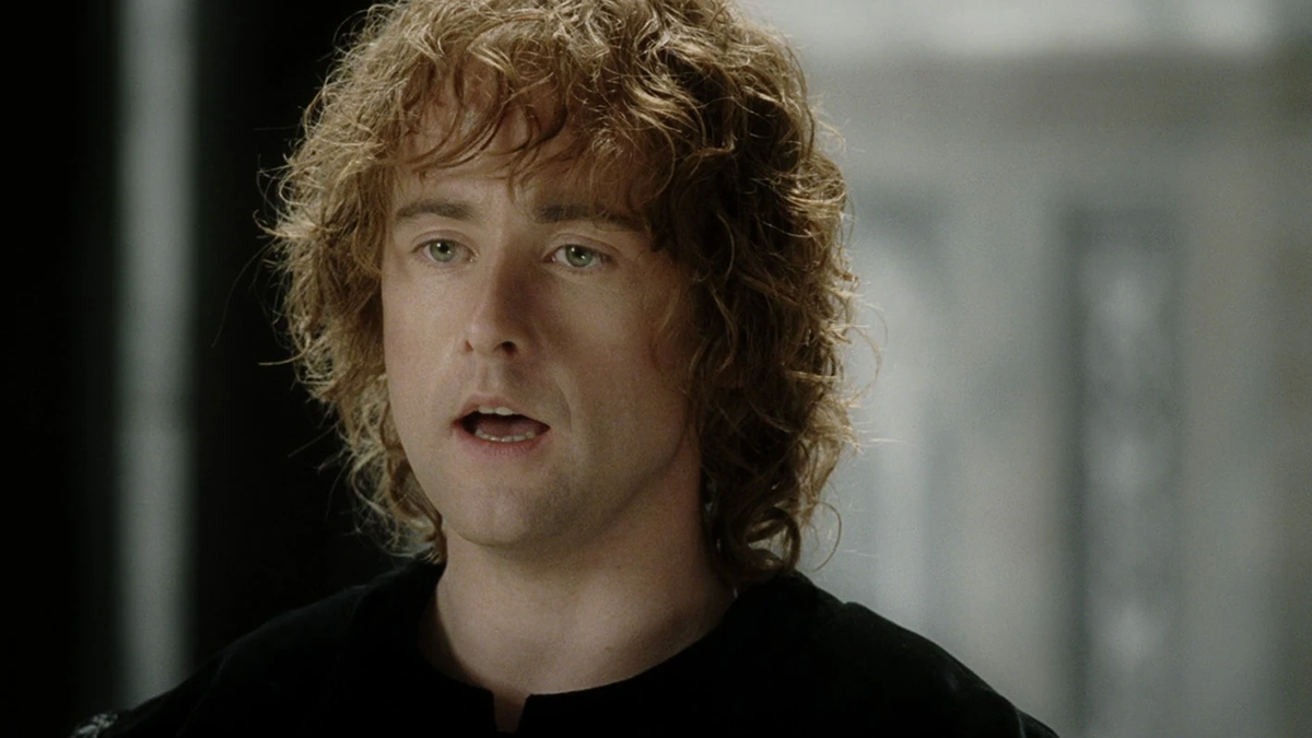 Pippin sings in The Lord of the Rings: The Return of the King
