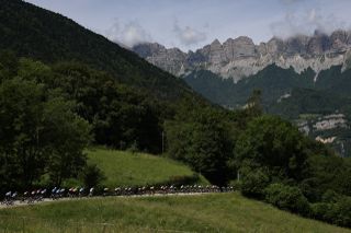Crit&eacute;rium du Dauphin&eacute; - Tour Auvergne-Rh&ocirc;ne-Alpes stage 1 LIVE: Decathlon-CMA CGM lead the peloton in pursuit of the break