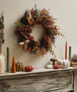 Autumnal style wreath with ferns and acorns