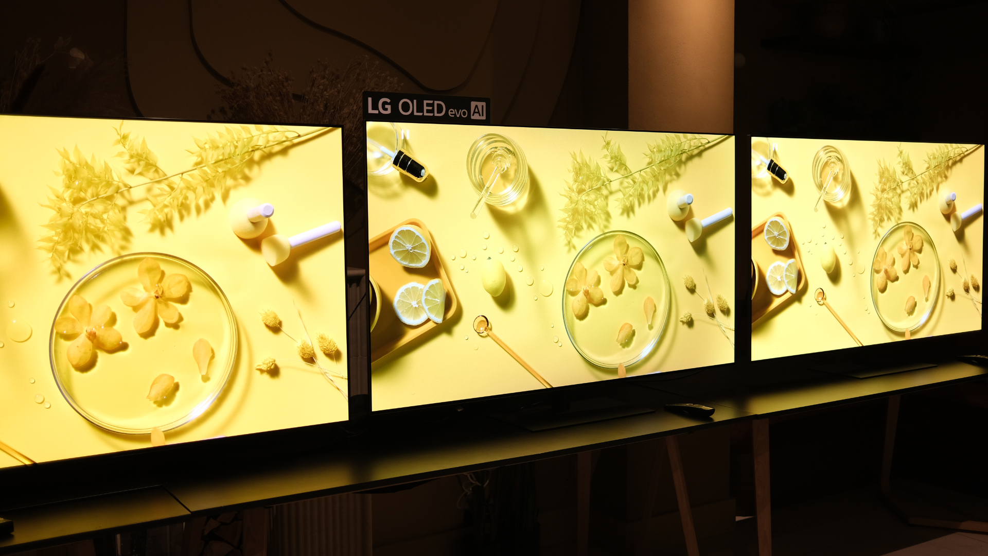 LG OLED evo G6 TV comparison shots