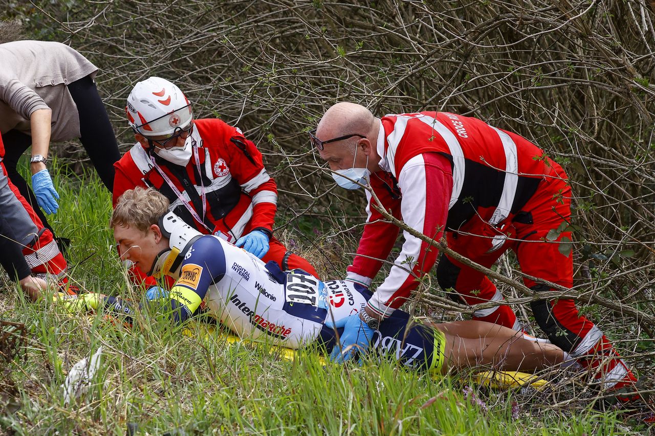 Milano - Torino 2022 - 103th Edition - Magenta - Rivoli 199 km - 16/03/2022 - Georg Zimmermann (GER - Intermarch&Atilde;&copy; - Wanty - Gobert Mat&Atilde;&copy;riaux) - Crash - Injury - photo Luca Bettini/SprintCyclingAgency&Acirc;&copy;2022