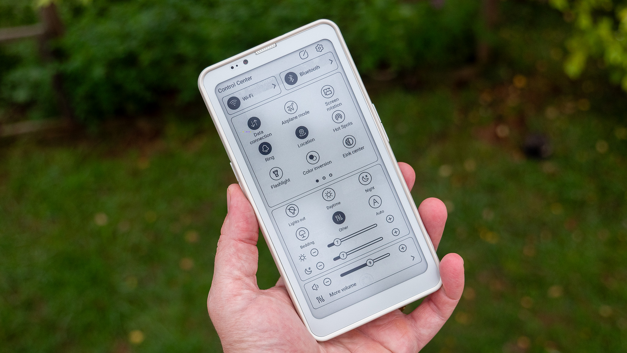 The quick toggles UI on the Bigme HiBreak Pro E Ink smartphone