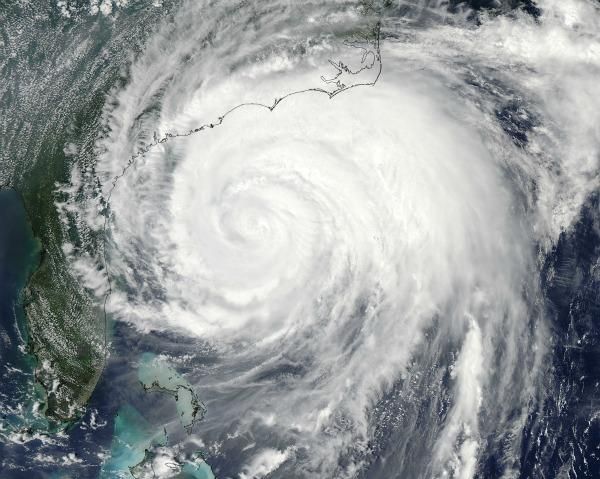 hurricane-irene-satellite-110826-02