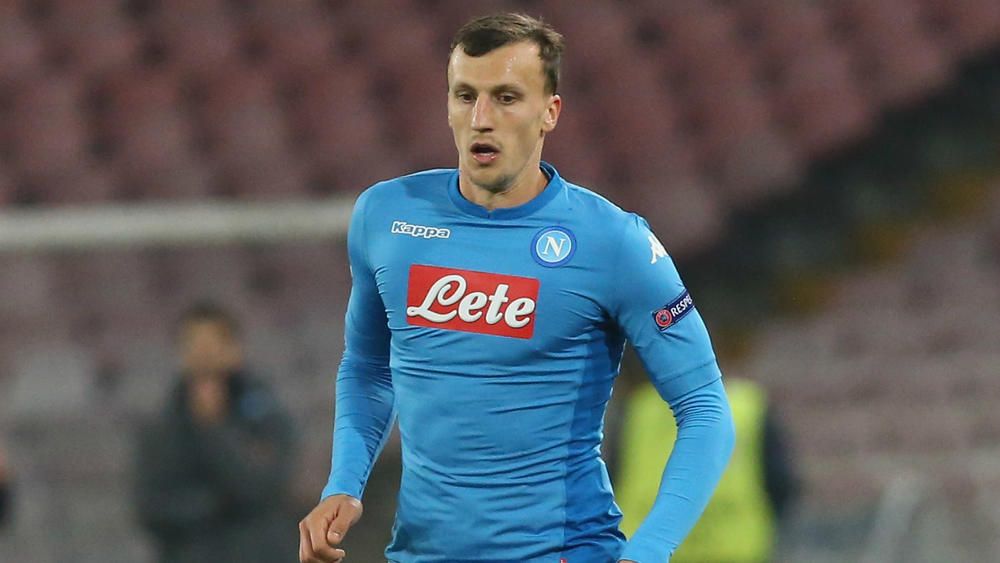  Napoli  s Chiriches  to have surgery after ACL tear 