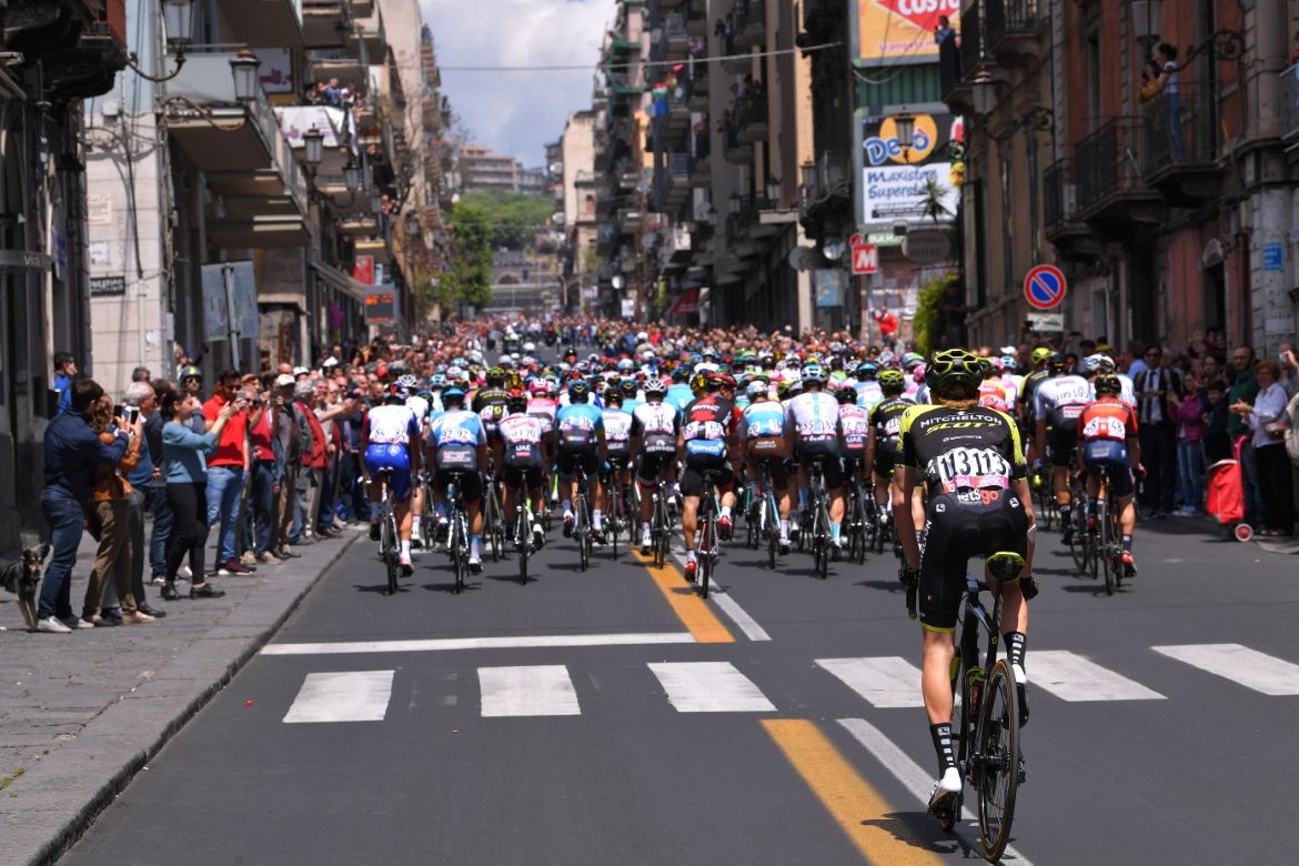 Stage 4 of the Giro d'Italia heads out from Catania