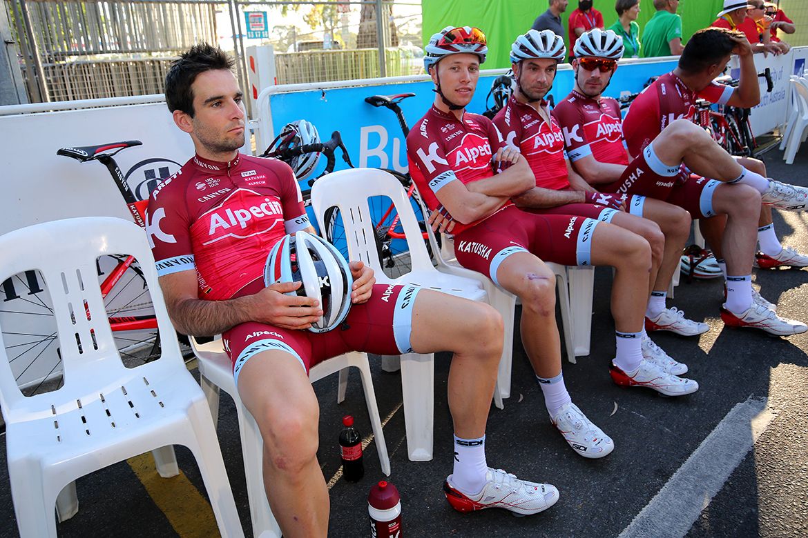 The Katusha team relaxes before the start