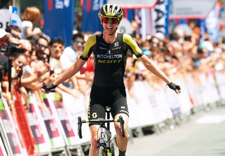 Lucy Kennedy wins the inaugural women's Clasica San Sebastian