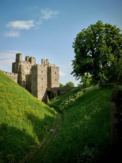 Fig 1: Henry Yevele’s gate and barbican, superbly detailed in knapped flint. Arundel Castle, West Sussex. ©Paul Highnam for Country Life.