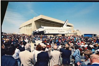 OV-105, Endeavour rolled out at Rockwell Palmdale facility, Calif. on April 25, 1991.