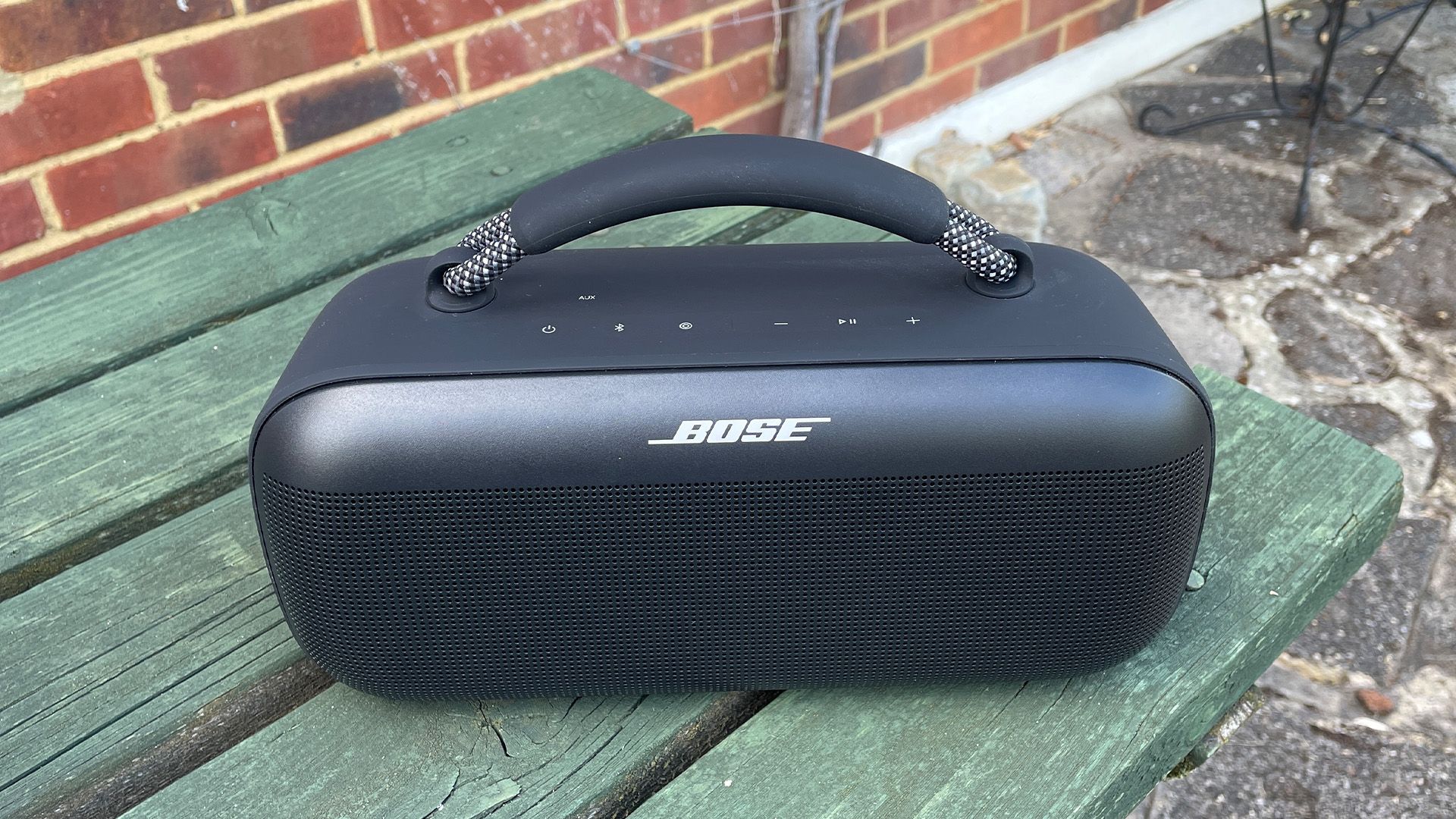 Bu beş yıldızlı Bose Bluetooth hoparlör, Noel için tam zamanında yeni bir düşük fiyata düştü