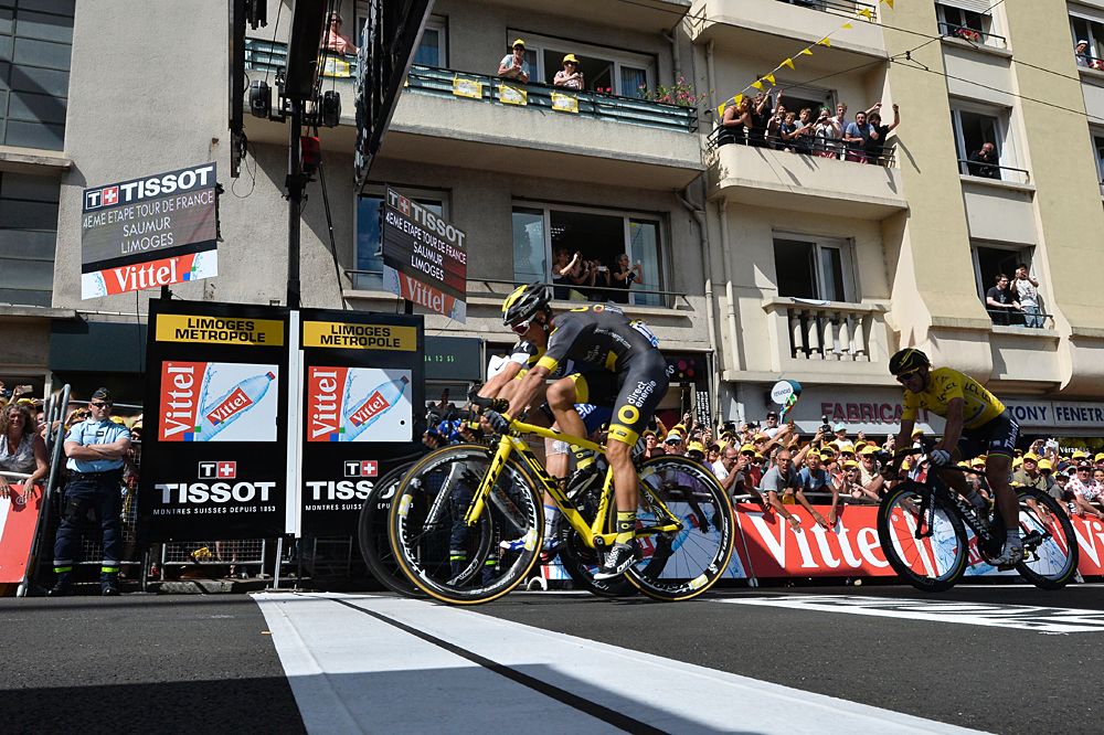 Photo finish between Marcel Kittel and Bryan Coquard
