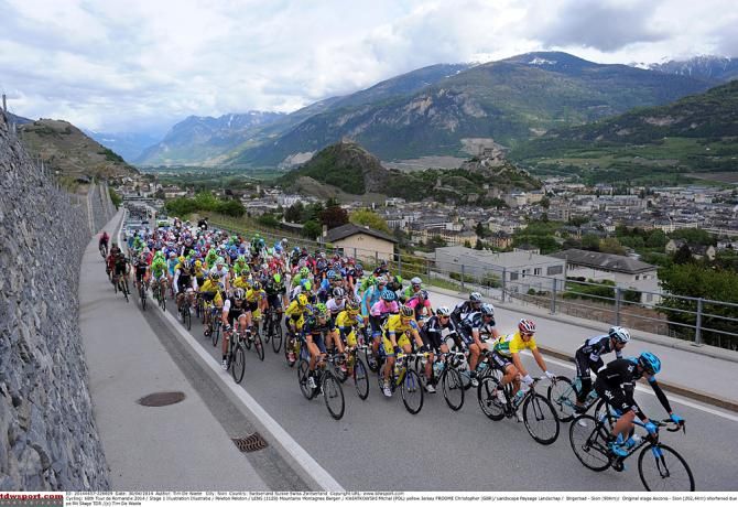 The peloton of the Tour de Romandie