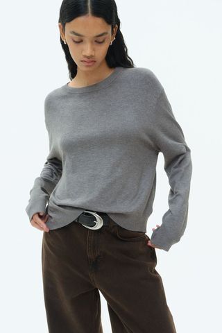 Short fine knit sweater