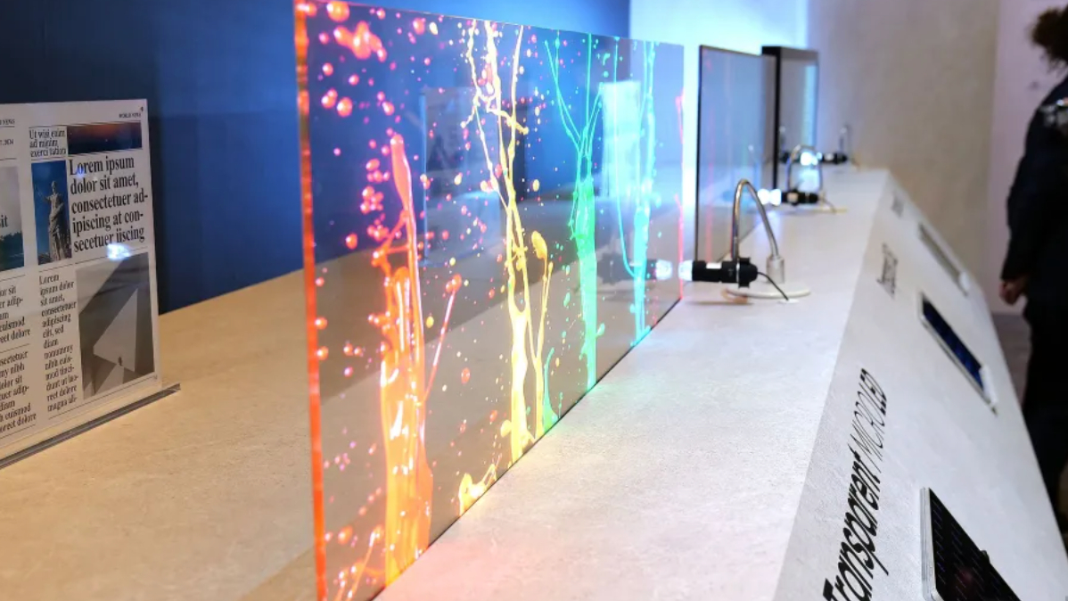 اولین نمایشگر شفاف میکرو ال ای دی سامسونگ در نمایشگاه CES است و مانند یک هولوگرام است