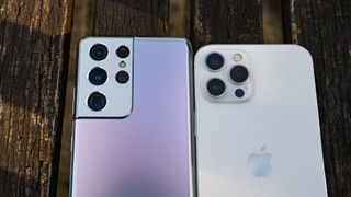 iPhone 12 Pro Max vs Samsung S21 Ultra