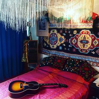 hendrix house with bed on guitar