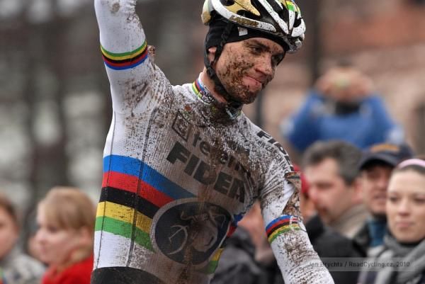 Zdenek &Scaron;tybar (Telenet-Fidea Cycling Team) takes the spoils.