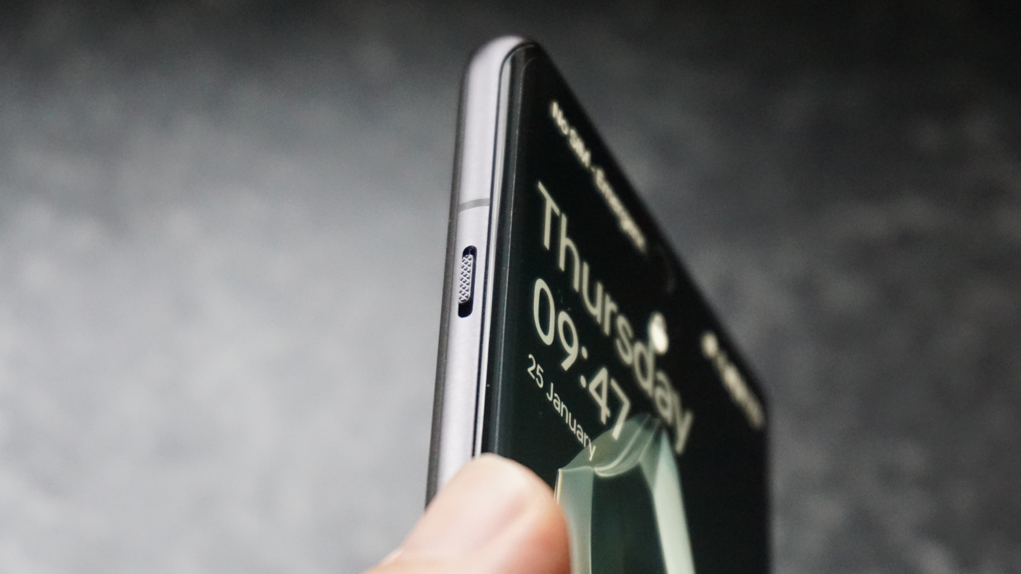 OnePlus 12R review alert slider