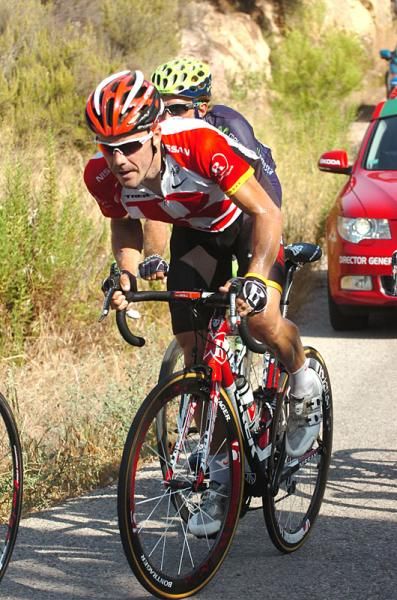 Markel Irizar climbs the Alto de la Santa