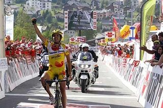Koldo Gil (Saunier Duval-Prodir) took the lead in stage six