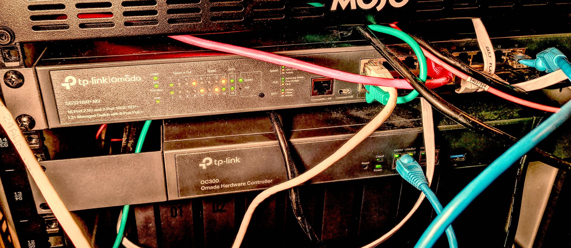 Tinjauan sakelar jaringan TP-Link Omada SG3218XP-M2