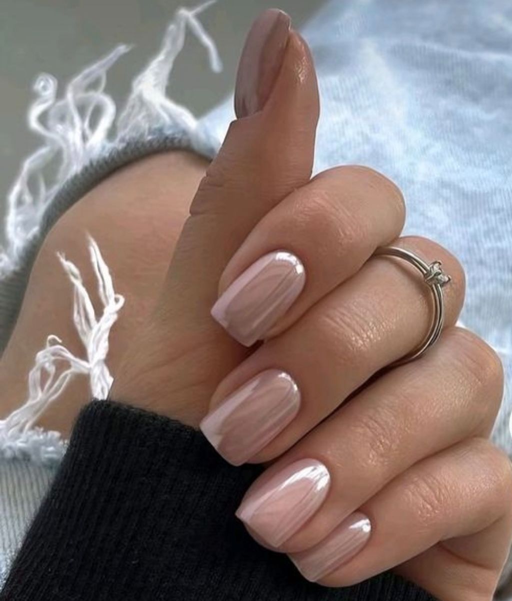 Glossy chrome nude nails