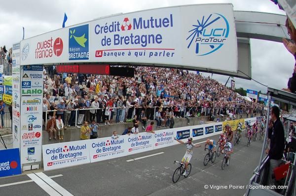 The view from above. The passionate Breton fans watch Goss' sprint win
