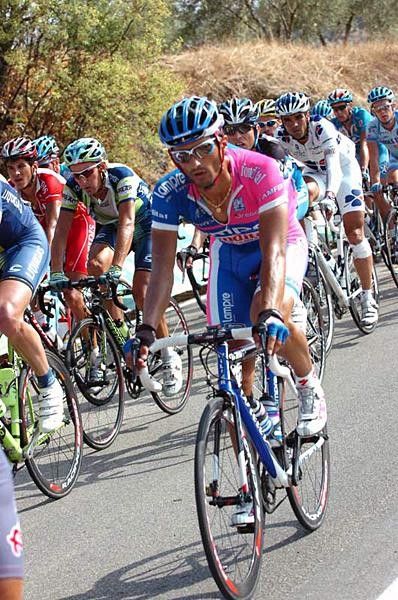 Daniele Bennati (Lampre - Fondital) in the main peloton.
