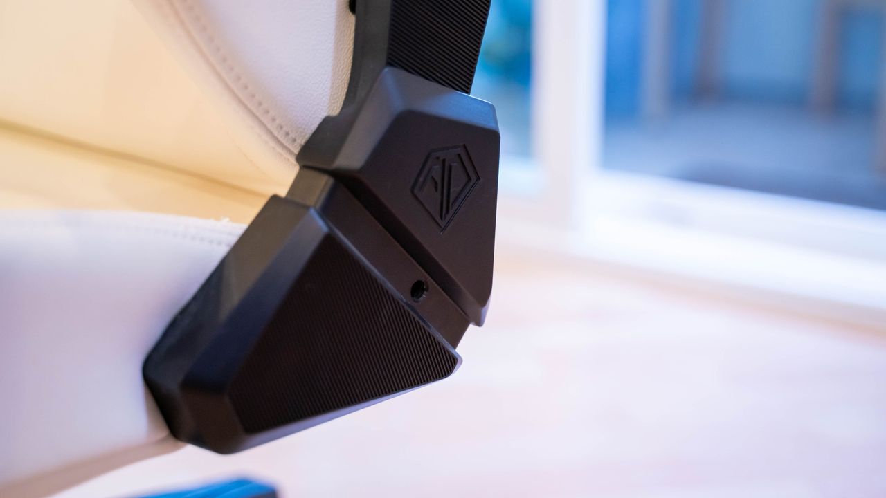 AndaSeat Phantom 3 in my living room