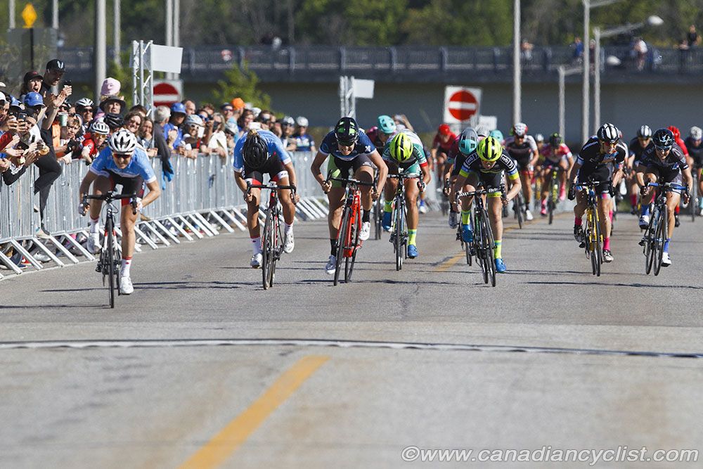 Leah Kirchmann, Kirsti Lay , Joelle Numainville and Kendall Ryan sprint
