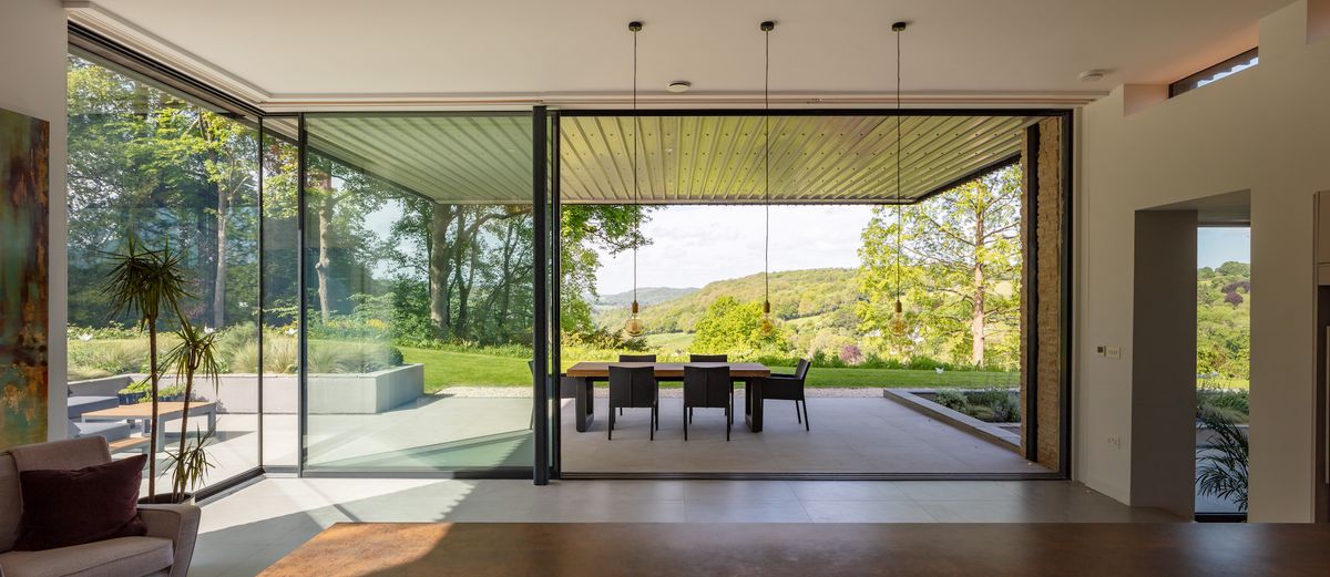 large sliding doors with view to outdoor dining area