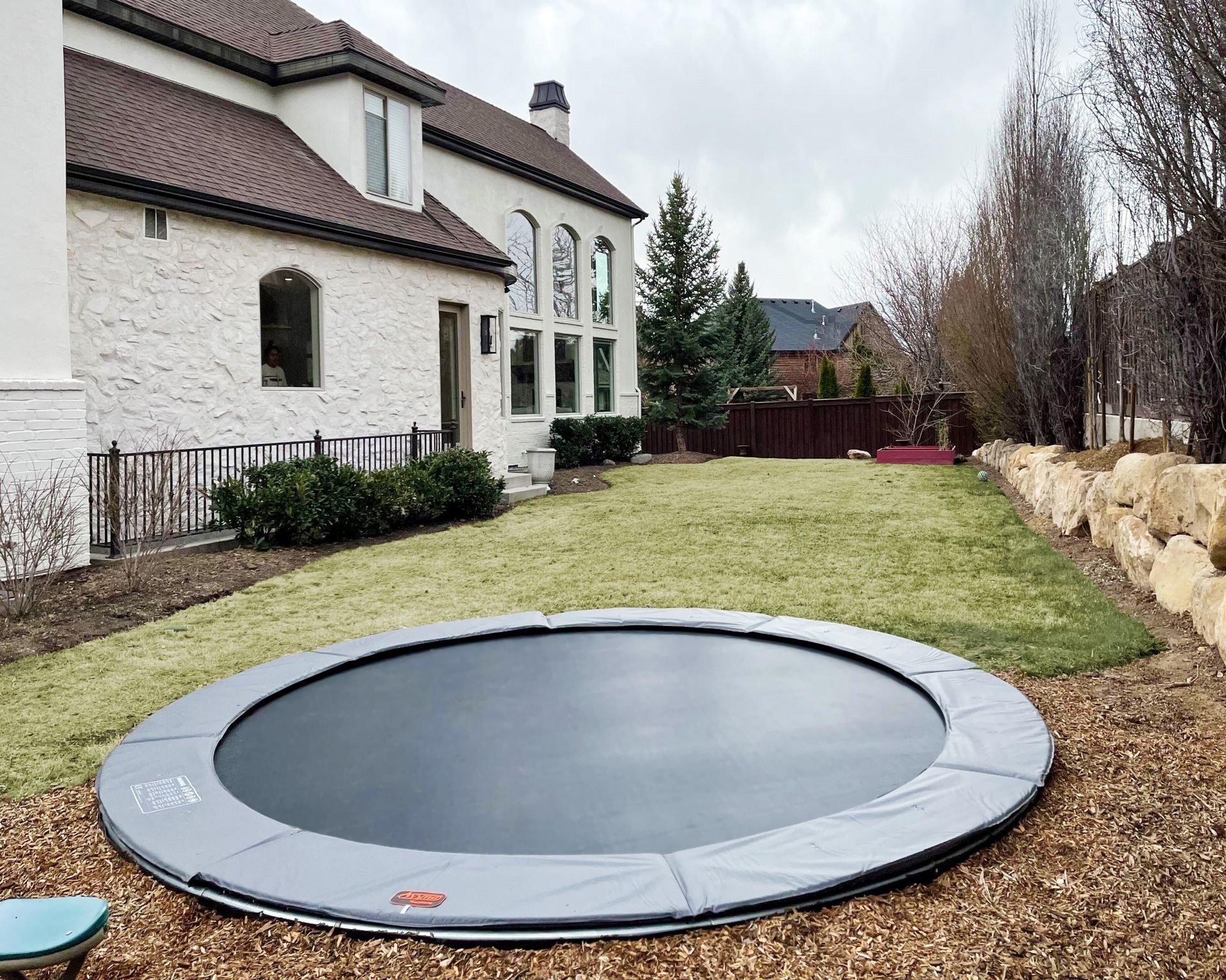Above ground vs inground trampolines which one is best? Gardeningetc