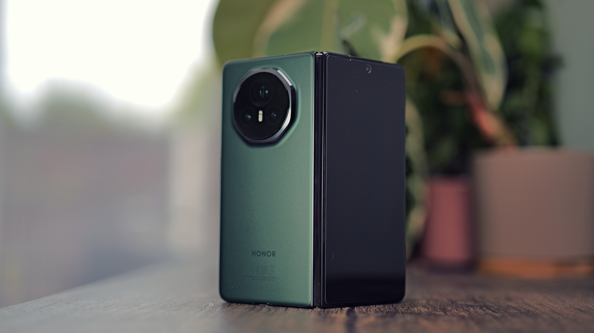 Review image of the Honor Magic V3