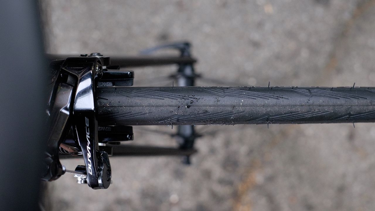 A closer look at the tread pattern on the Pirelli P-zero Velo 4S clincher tyre