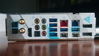 Asrock Z690 Aqua rear I/O panel
