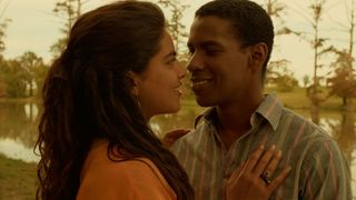 Sarita Choudhury and Denzel Washington in an intimate moment in Mississippi Masala