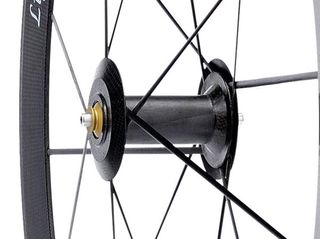 The front hub is Carbonsports' own design and uses an alloy axle surrounded by an all-carbon shell.