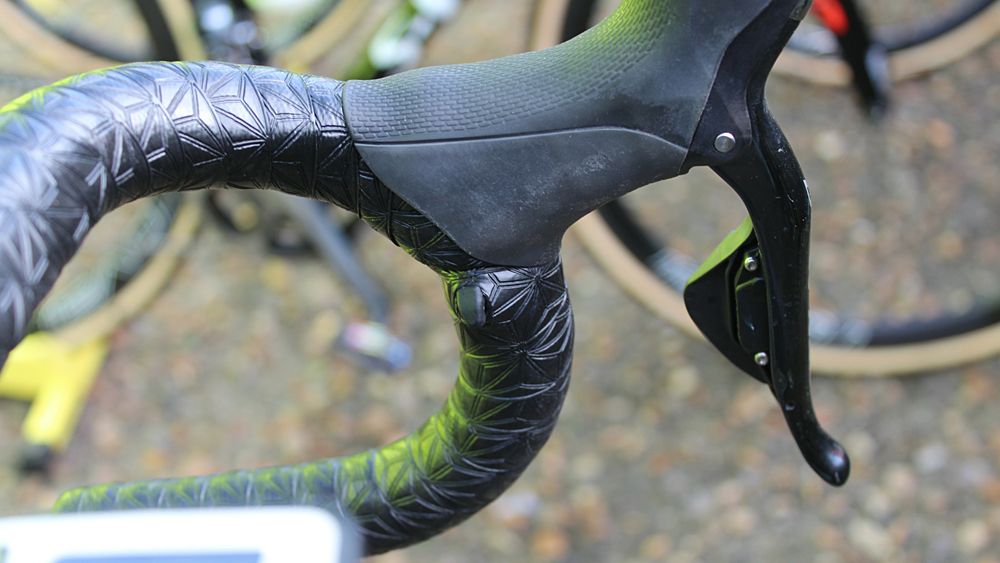 Di2 sprint shifters poke out of the Supacaz tape. Sagan opted for mechnical Dura-Ace once the race hit the stones