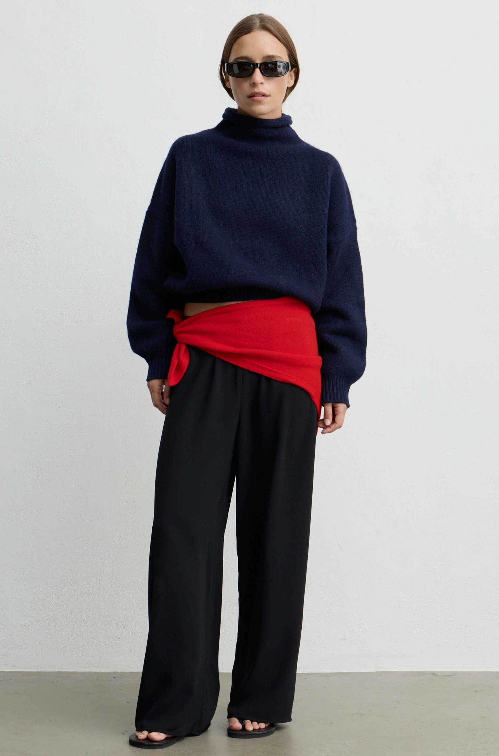 Cropped Rollneck Pullover Sweater - S / Navy