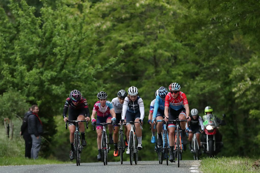 The chase group on the final day at Emakumeen Bira