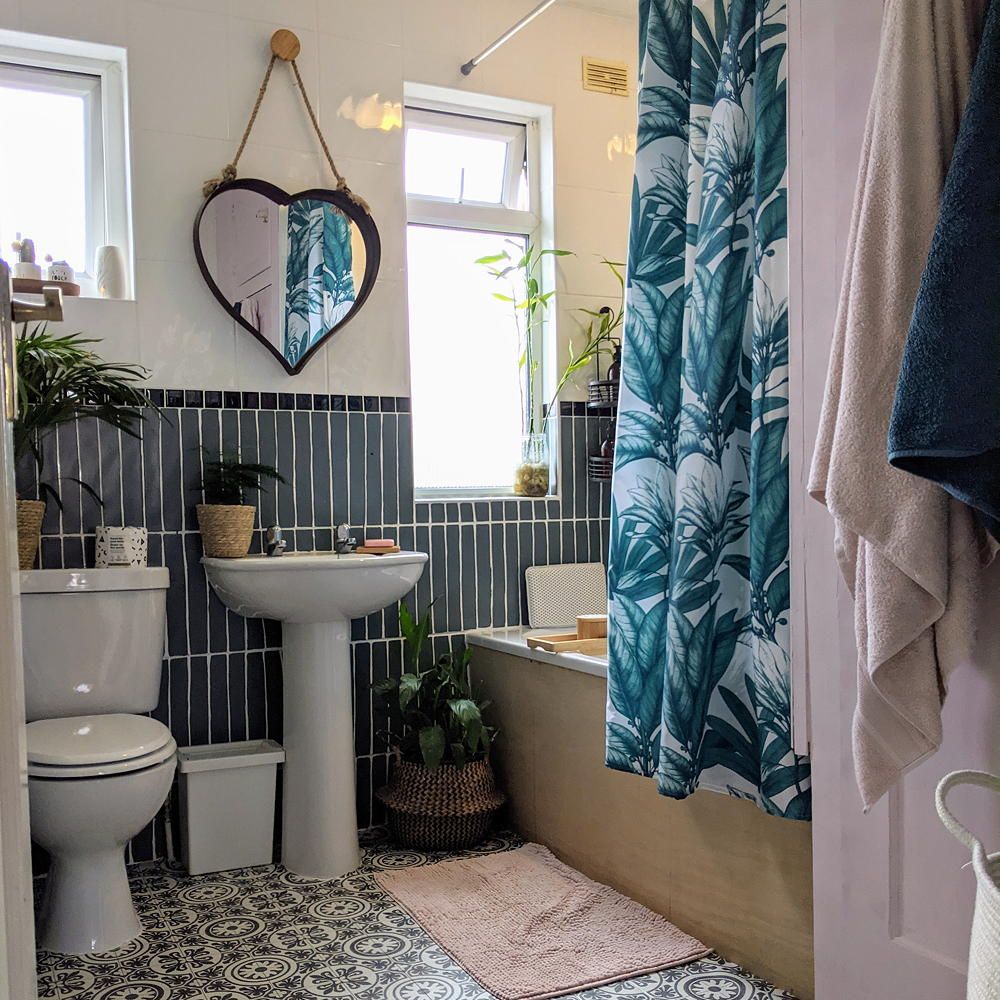A painted tile makeover took this bathroom from drab to fab for just £ ...