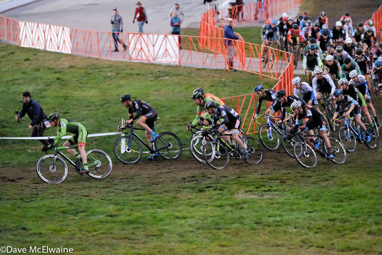 The Elite Men led out by Stephen Hyde (Cannondale)